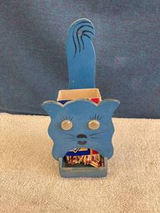 lot 44691 image: wood cat matchbox holder