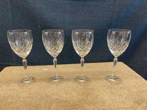 lot 44709 image: 4 crystal glasses
