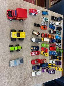 lot 44744 image: car & truck lot