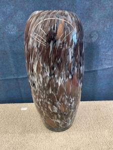 lot 44757 image: 12 inch vase Murano