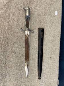 lot 44785 image: military dagger