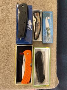lot 44791 image: 4 pocket knives
