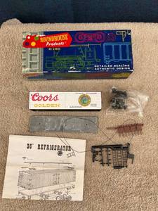 lot 44798 image: roadhouse 3129 coors car kit HO