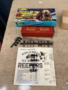 lot 44805 image: HO baby Ruth car kit