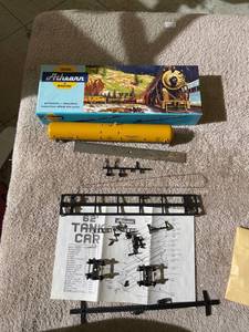 lot 44808 image: HO sanx tank car kit