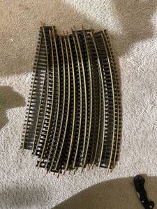 lot 44822 image: 11 HO curve track 1 straight