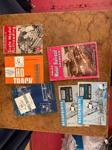 lot 44823 image: model railroad books