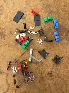 lot 44827 image: HO scale parts