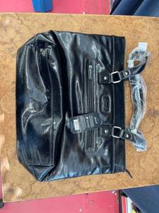 lot 44832 image: NEW Jamie B laptop bag