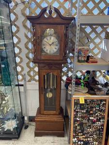lot 44840 image: great working grandfather clock