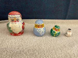 lot 44859 image: Christmas nesting doll
