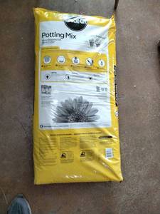 lot 213 image: Miracle-Gro Potting Mix, 2 cu. ft., Feeds Plants up to 6 Months