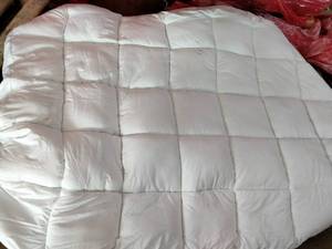 lot 222 image: white comforter 77�56 inches