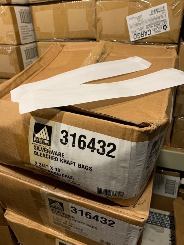 lot 107 image: 2 New Boxes of 4000 Total McNairn Silverware Bleached Kraft Bags 2-34x10