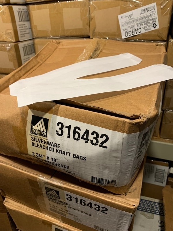 lot 112 image: 2 New Boxes of 4000 Total McNairn Silverware Bleached Kraft Bags 2-34x10