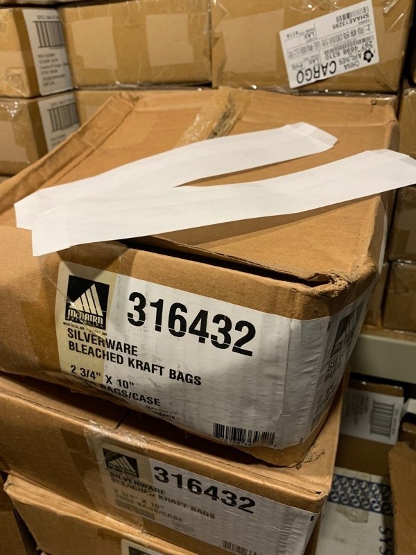 lot 113 image: 2 New Boxes of 4000 Total McNairn Silverware Bleached Kraft Bags 2-34x10