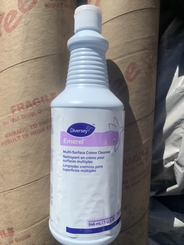lot 142 image: 10 Bottles of Diversey Emerel Multi-Surface Cleaner