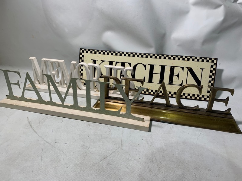 lot 143 image: 4pc Decorative Sign Bundle