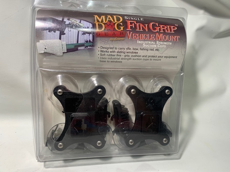 lot 180 image: Gun Fishing Mount Mad Dog Gear Single Fin Suction Grips for Vehicles