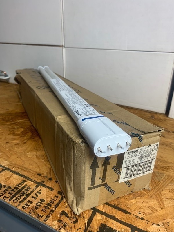 lot 267 image: New Box of 10 Philips 16.5W InstantFit LEDtubes