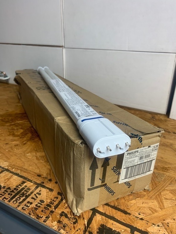 lot 268 image: New Box of 10 Philips 16.5W InstantFit LEDtubes