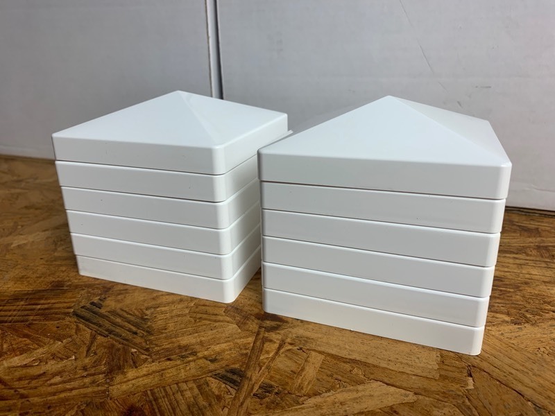 lot 301 image: 10 New 4x4 Heavy Duty Plastic Pyramid Post Trop Pieces