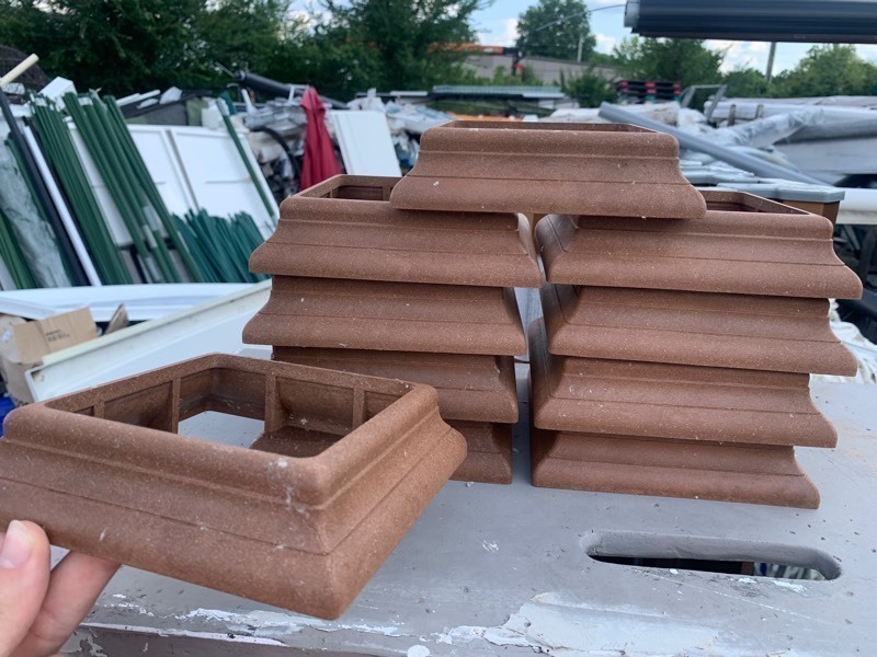 lot 407 image: 10 New 6 Post Caps