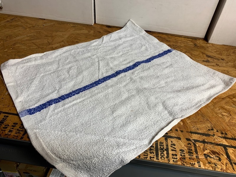 lot 220 image: New Bundle of 24 - 15x18 Bar Towels