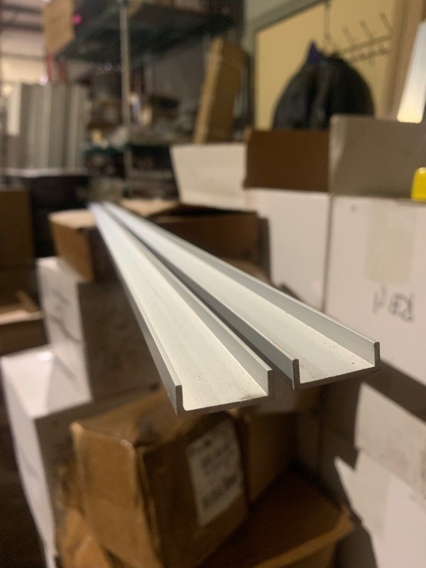 lot 670 image: 2 New Aluminum 1x72 U Bar Trim Pieces