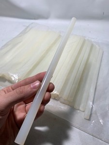 lot 9 image: Large Bag of 10 Hot Gun Sticks