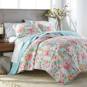 lot 39064 image: Members Mark 3-Piece Quilt Set - King