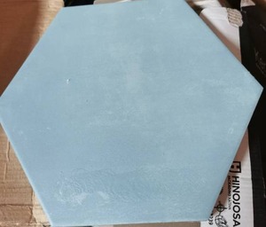 lot 3130 image: Kerlife Ceramicas Floor Tiles 7,7x8,9 Blue 16ct