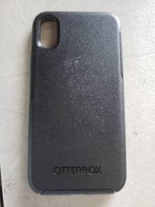 lot 10400 image: OtterBox Case For Unknown Iphone, 3x6