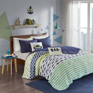 lot 6088 image: Urban Habitat Kids Aaron Shark Green Cotton Reversible Coverlet Set TwinXL