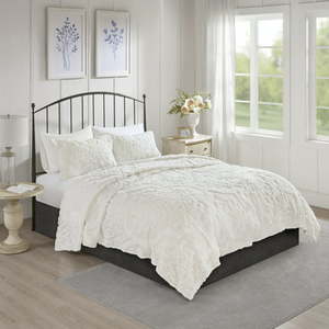 lot 6094 image: Madison Park Aeriela Tufted Cotton Chenille Damask Coverlet CalKing Set- Retail$99.98