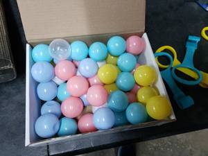 lot 7880 image: Baby Pall Pit Play Set