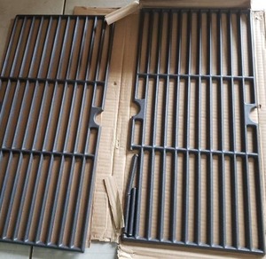 lot 10435 image: Set Of 2 Grill Grates, 19x9.25