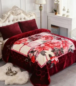 lot 6085 image: Heavy Korean Mink Blanket Fleece Blanket King Size 85 X 95- Retail$85.99