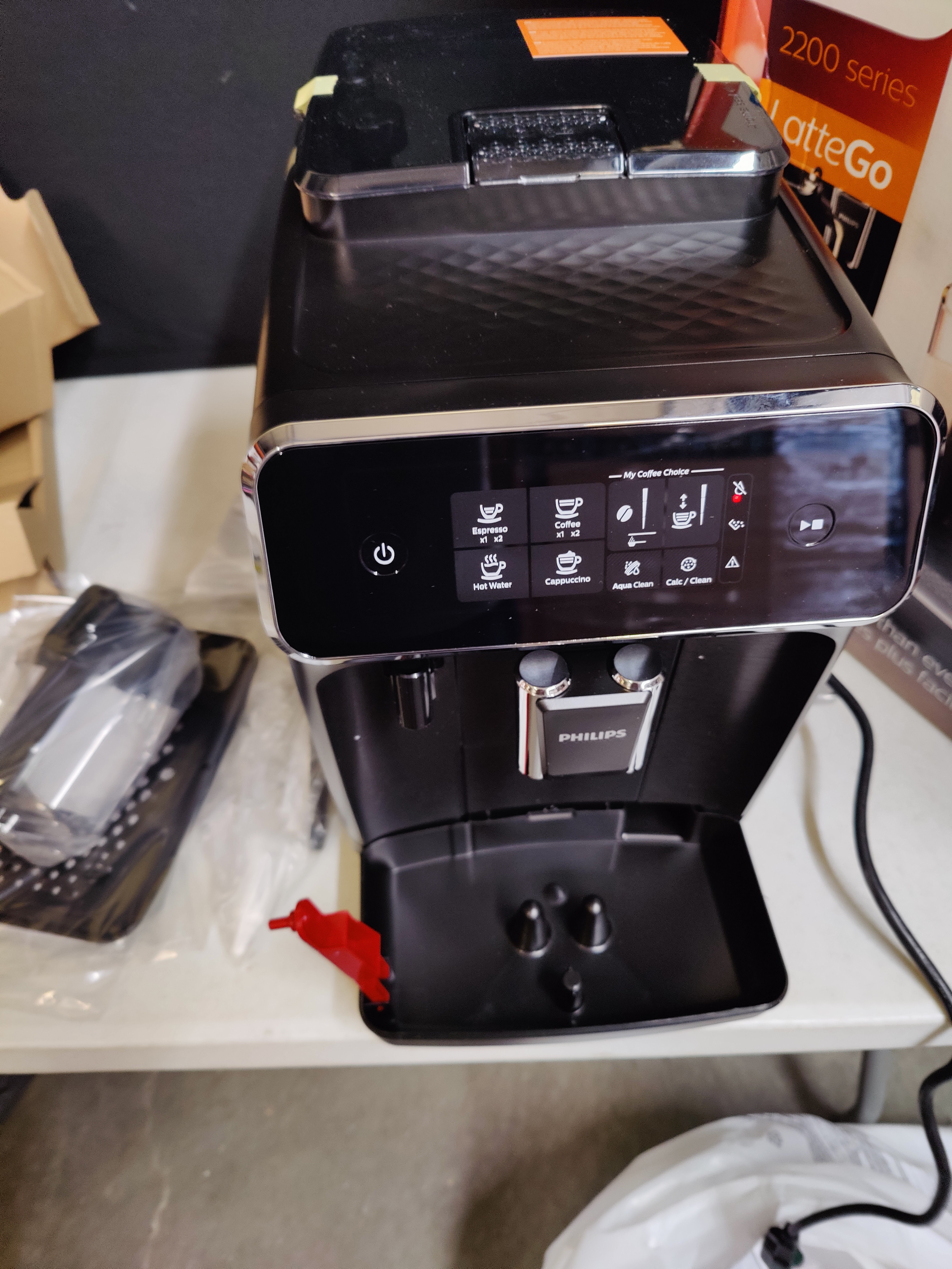 Philips 2200 Series Fully Automatic Espresso Machine w/LatteGo