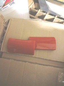 lot 5143 image: 2 cases of Rubbermaid hardware