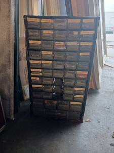 lot 5173 image: Nuts and Bolts drawer organizer