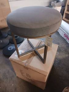 lot 5195 image: Malvern Ottoman