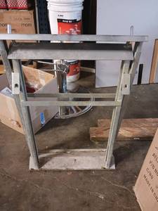 lot 5198 image: Tile Saw Stand