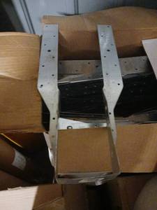 lot 5249 image: Box of 25 USP 3-916 x 17-12 adjustable strap hangers