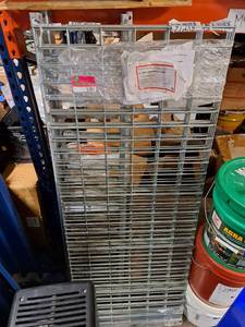 lot 5105 image: Metal Shelving
