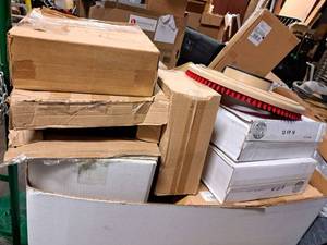 lot 5234 image: Palette of Cleaning Supplies - 10 boxes of floor stripping polishing pads, red black, green, and white