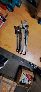 lot 32450 image: Lot of Assorted Hand Tools