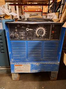 lot 1609 image: Miller Gold Star 300 SS Constant Current DC ARC Welding Power Source