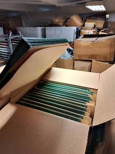 lot 5401 image: Shelf Contents