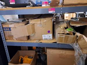 lot 5407 image: Contents of Shelf